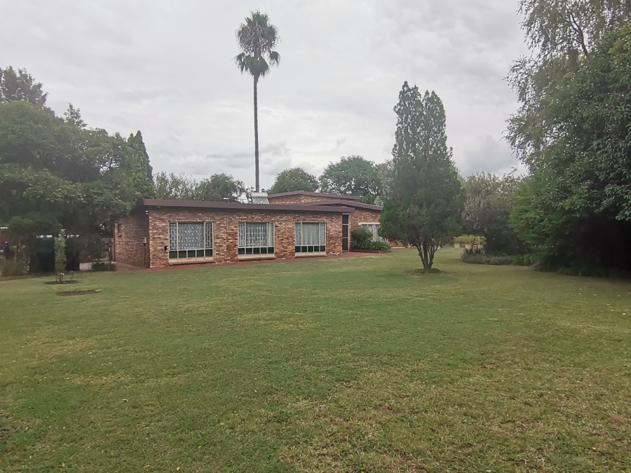 4 Bedroom Property for Sale in Andeon Gauteng