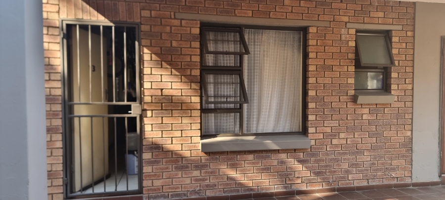 2 Bedroom Property for Sale in Bloubosrand Gauteng