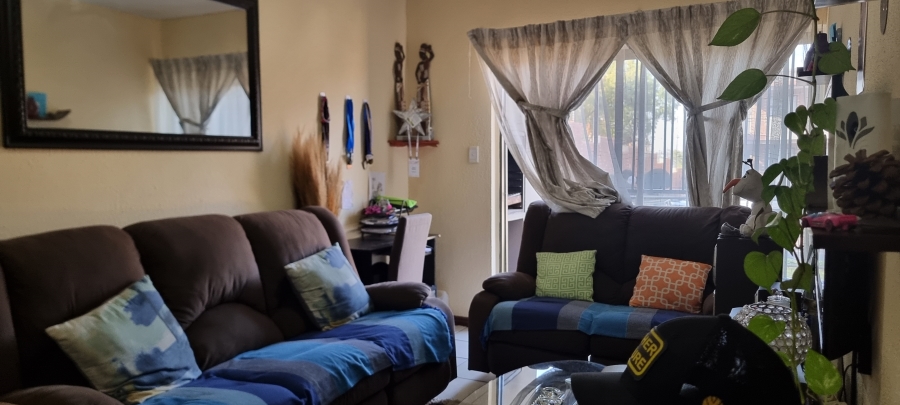 2 Bedroom Property for Sale in Bloubosrand Gauteng