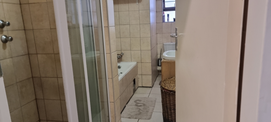 2 Bedroom Property for Sale in Bloubosrand Gauteng