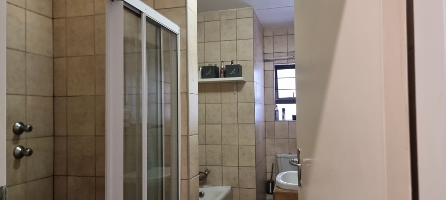 2 Bedroom Property for Sale in Bloubosrand Gauteng