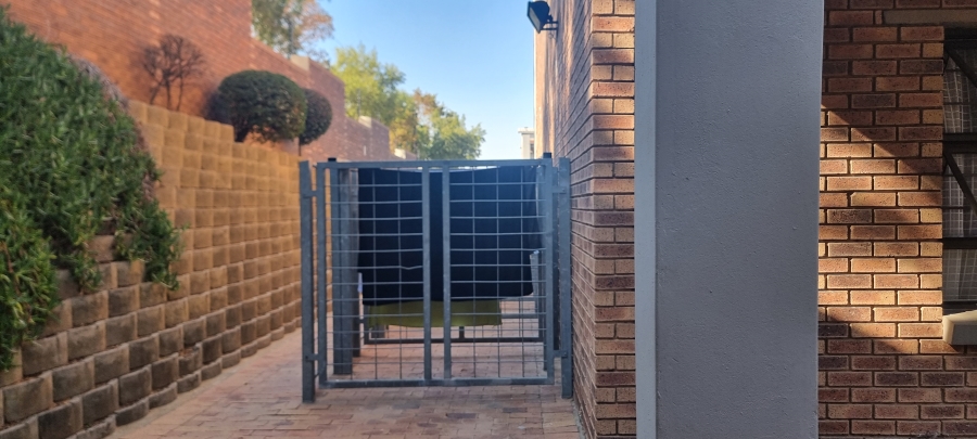 2 Bedroom Property for Sale in Bloubosrand Gauteng