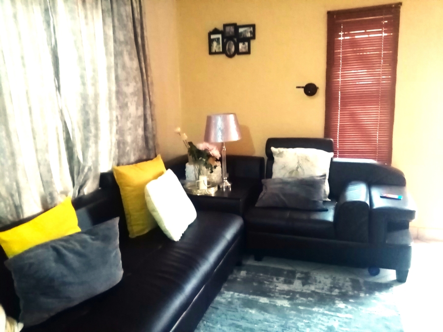 2 Bedroom Property for Sale in Kirkney Gauteng