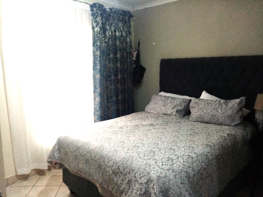 2 Bedroom Property for Sale in Kirkney Gauteng