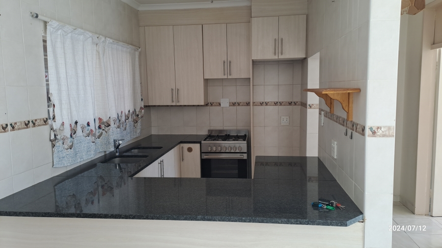 To Let 1 Bedroom Property for Rent in Waverley Gauteng