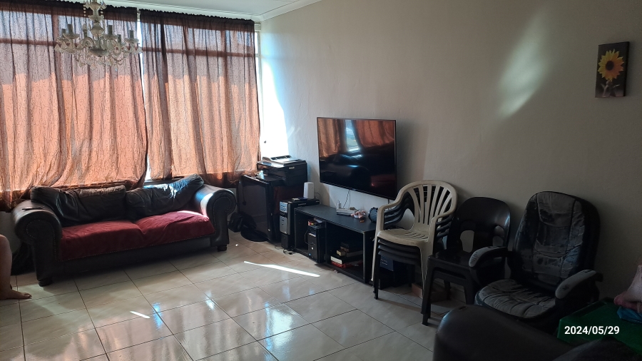 To Let 1 Bedroom Property for Rent in Waverley Gauteng