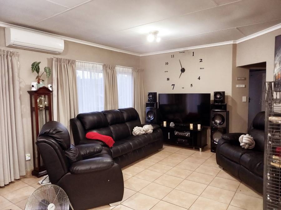 3 Bedroom Property for Sale in Eloffsdal Gauteng