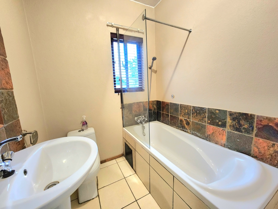 To Let 2 Bedroom Property for Rent in Honeydew Gauteng