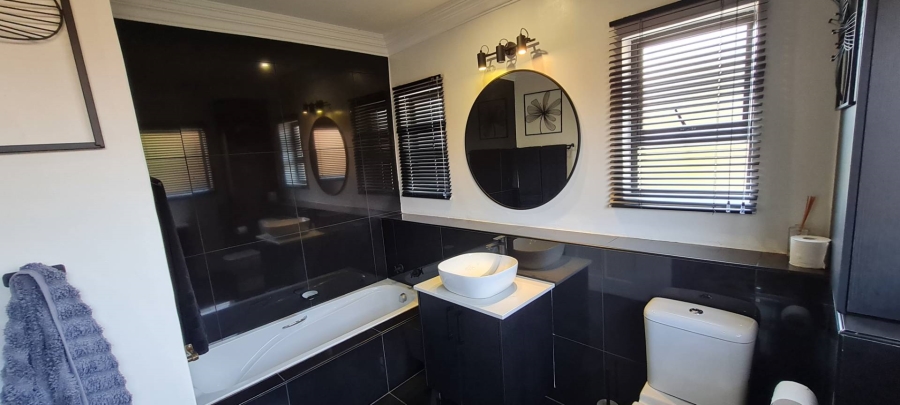 4 Bedroom Property for Sale in Raslouw Gauteng