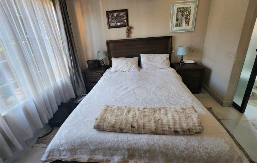 2 Bedroom Property for Sale in Heuwelsig Estate Gauteng