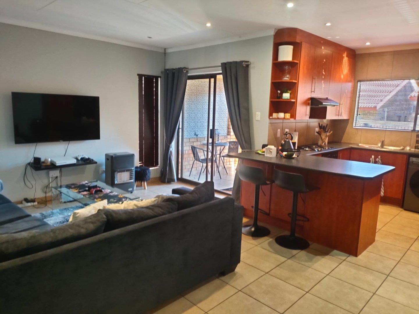 2 Bedroom Property for Sale in Three Rivers East Gauteng