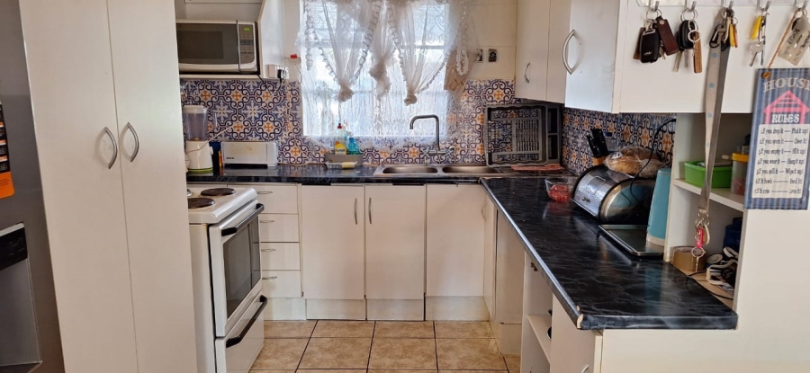 3 Bedroom Property for Sale in Illiondale Gauteng