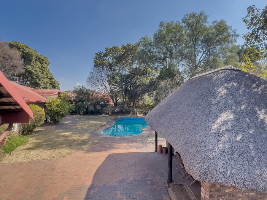 5 Bedroom Property for Sale in Nimrod Park Gauteng