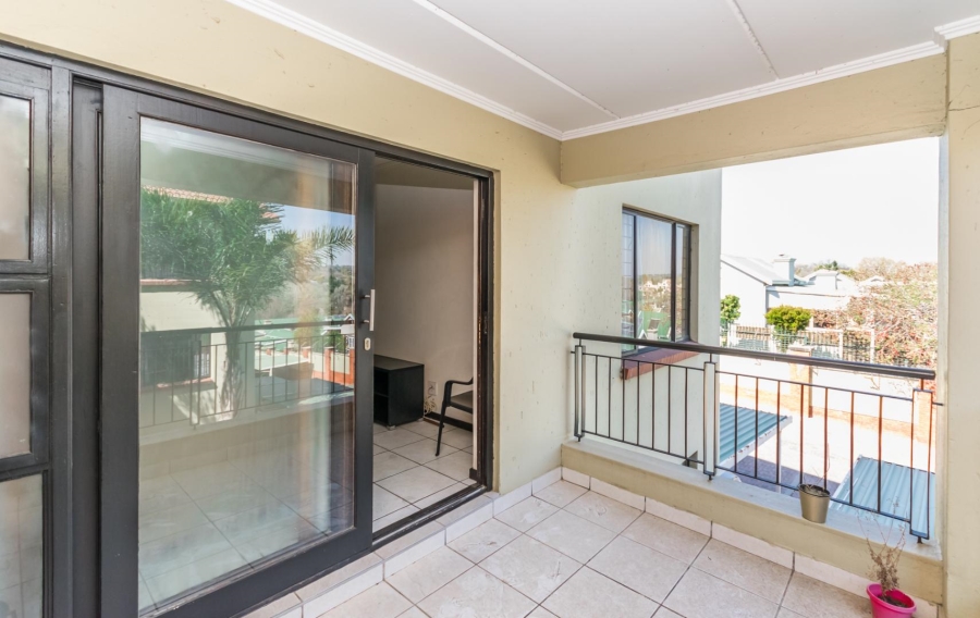 2 Bedroom Property for Sale in Sunninghill Gauteng