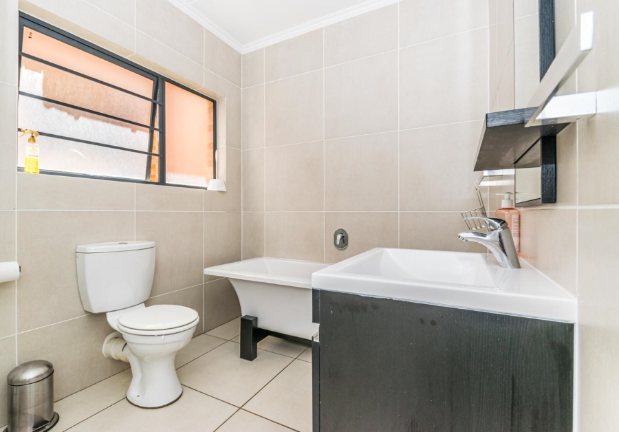 2 Bedroom Property for Sale in Kyalami Hills Gauteng