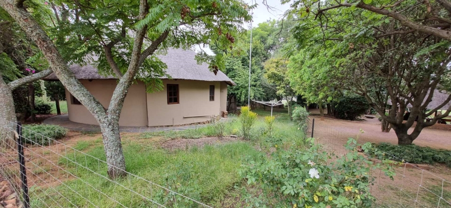 8 Bedroom Property for Sale in Monavoni A H Gauteng