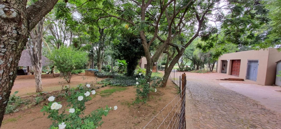 8 Bedroom Property for Sale in Monavoni A H Gauteng