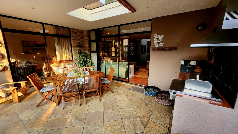 4 Bedroom Property for Sale in Eldoraigne Gauteng