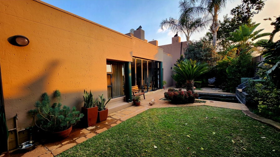 4 Bedroom Property for Sale in Eldoraigne Gauteng