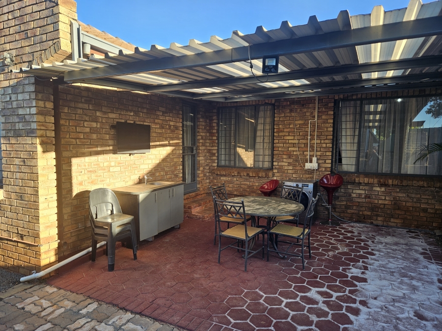 4 Bedroom Property for Sale in Doornpoort Gauteng