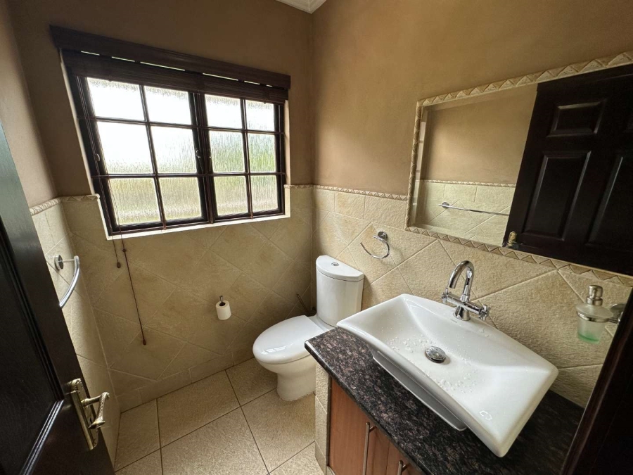 5 Bedroom Property for Sale in Dowerglen Ext 3 Gauteng