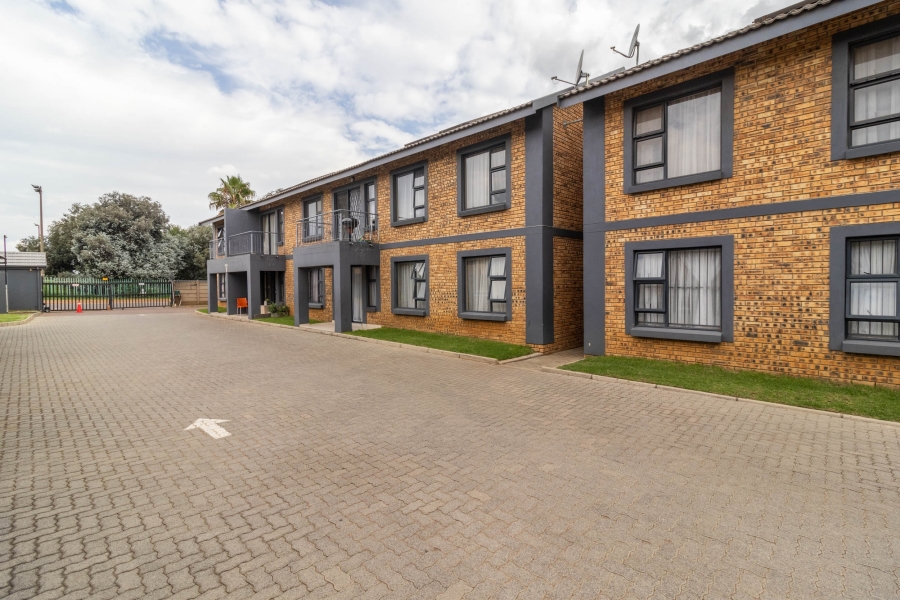 2 Bedroom Property for Sale in Albemarle Gauteng