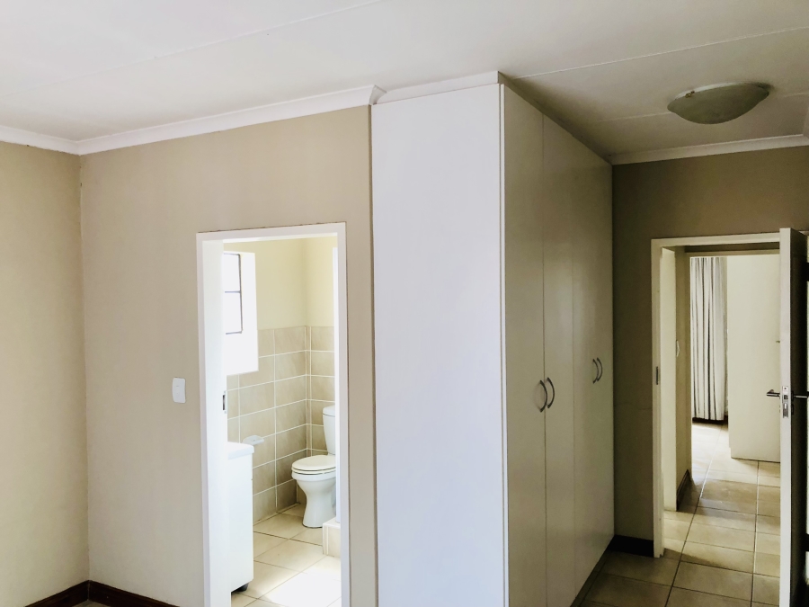 2 Bedroom Property for Sale in Golf Park Gauteng