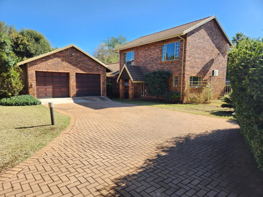 5 Bedroom Property for Sale in Wierda Park Gauteng