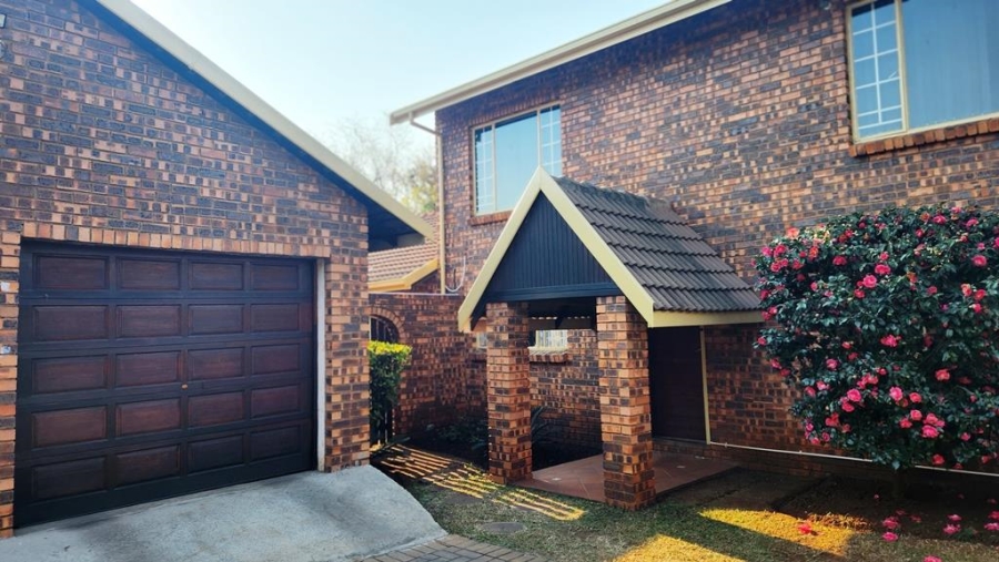 5 Bedroom Property for Sale in Wierda Park Gauteng