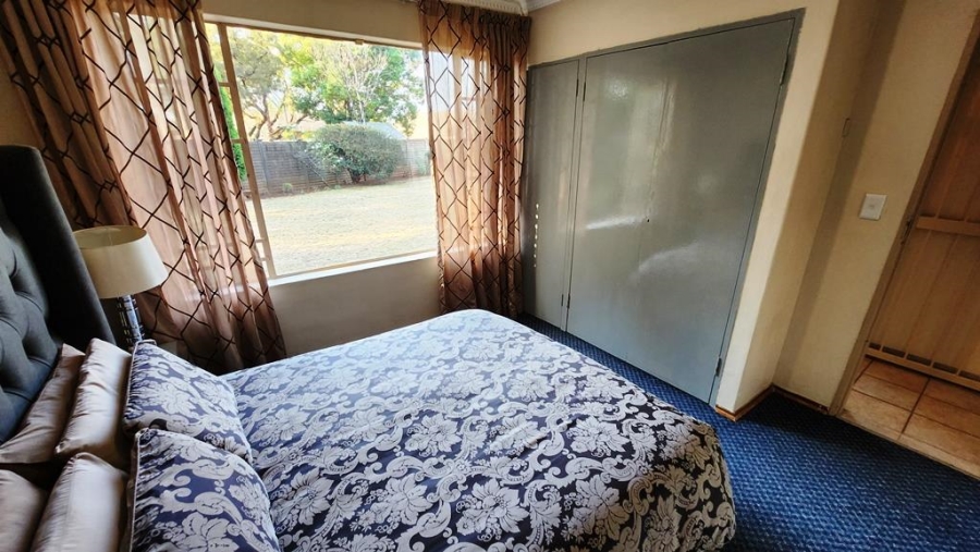 5 Bedroom Property for Sale in Wierda Park Gauteng