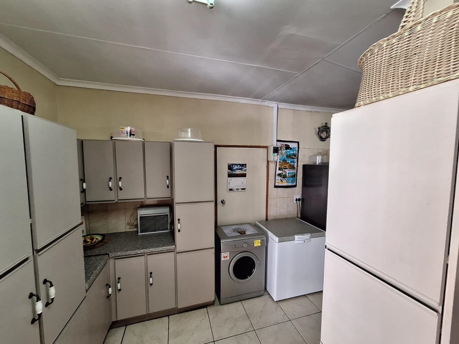 5 Bedroom Property for Sale in Wierda Park Gauteng