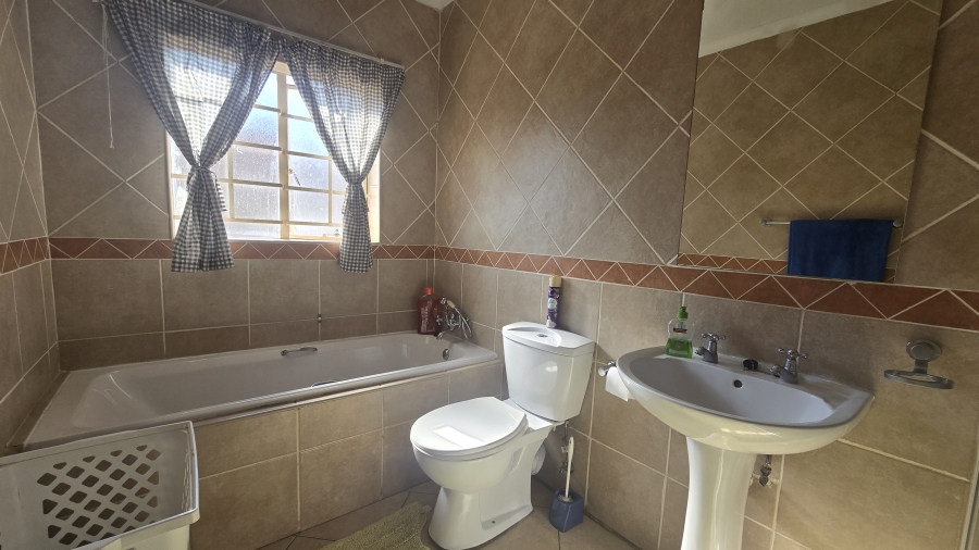 3 Bedroom Property for Sale in The Wilds Gauteng