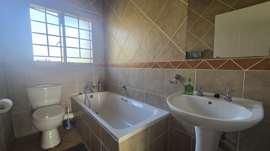 3 Bedroom Property for Sale in The Wilds Gauteng