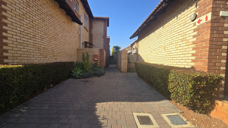 3 Bedroom Property for Sale in The Wilds Gauteng