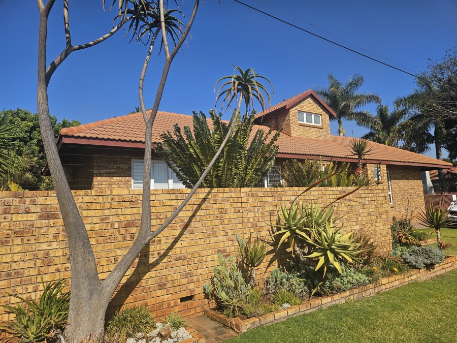 4 Bedroom Property for Sale in Magalieskruin Gauteng