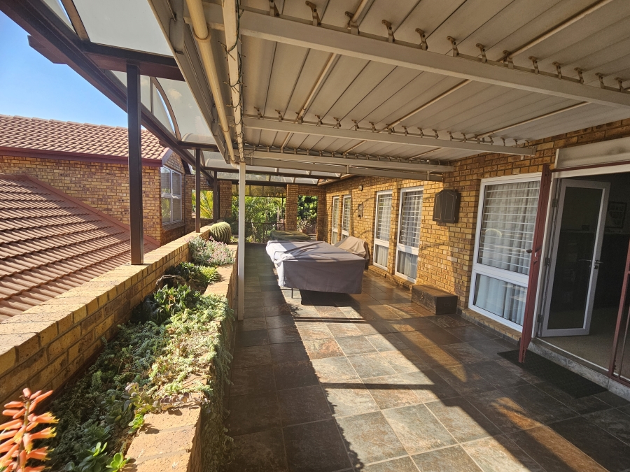 4 Bedroom Property for Sale in Magalieskruin Gauteng