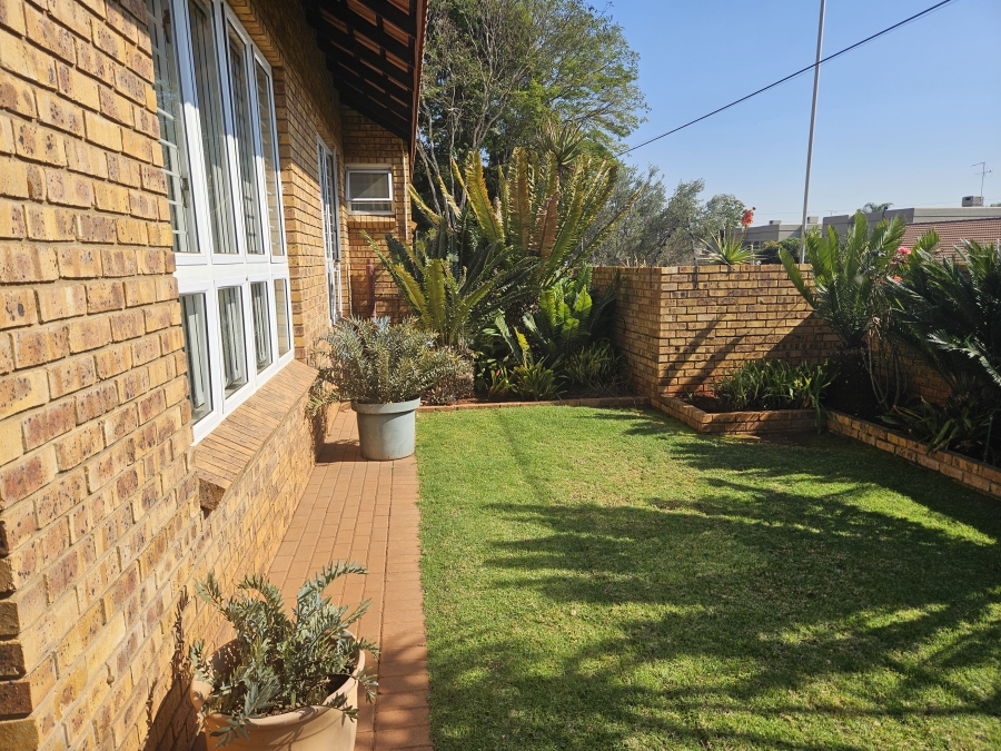 4 Bedroom Property for Sale in Magalieskruin Gauteng