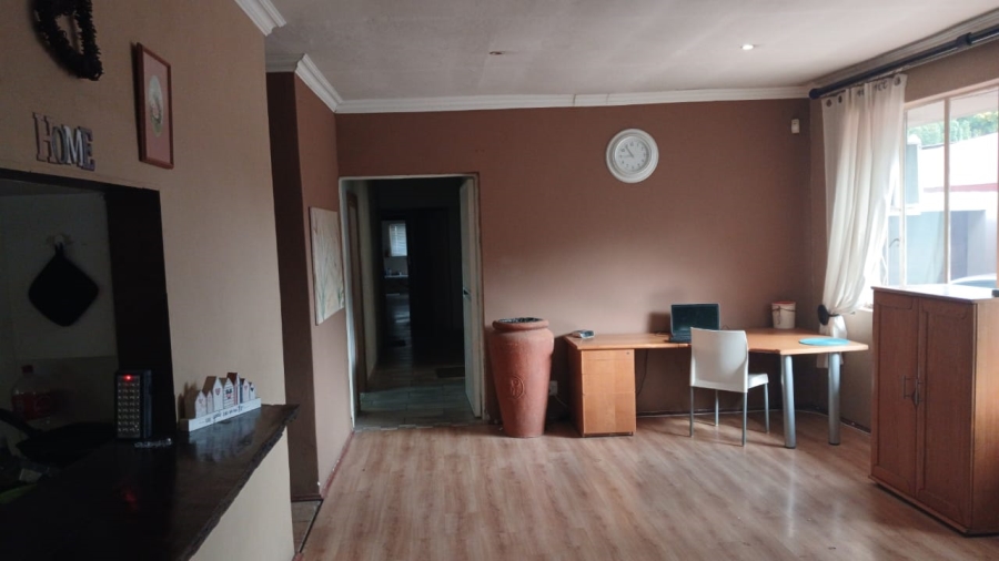 8 Bedroom Property for Sale in Villieria Gauteng