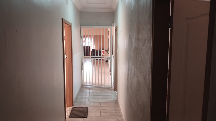 8 Bedroom Property for Sale in Villieria Gauteng