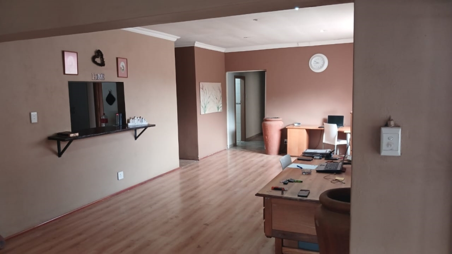 8 Bedroom Property for Sale in Villieria Gauteng