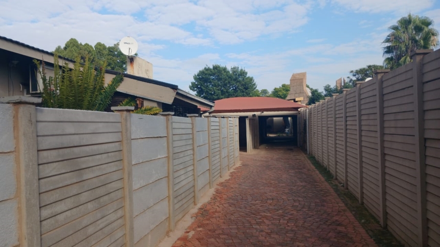 8 Bedroom Property for Sale in Villieria Gauteng