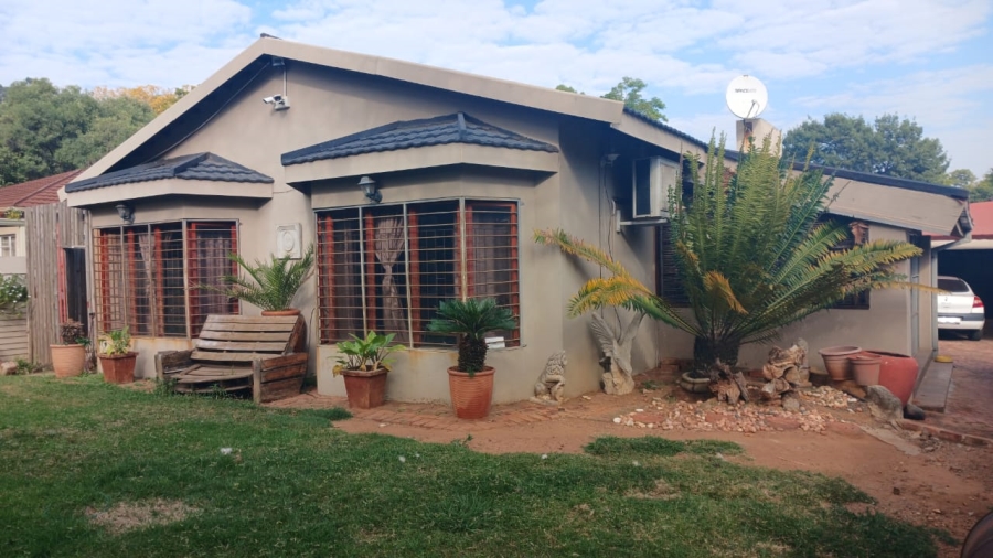 8 Bedroom Property for Sale in Villieria Gauteng