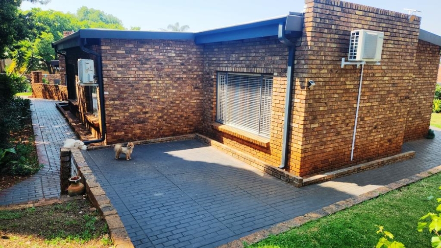 4 Bedroom Property for Sale in Eldoraigne Gauteng