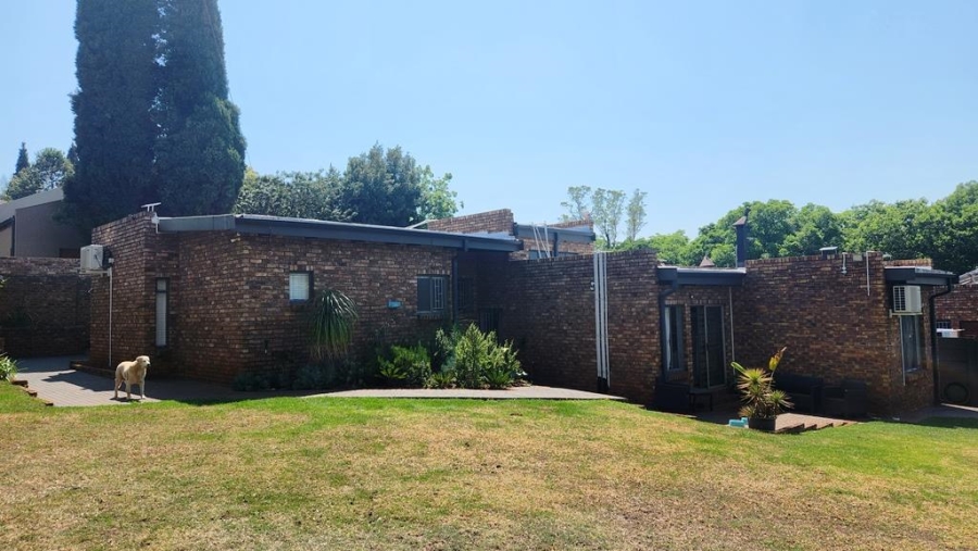 4 Bedroom Property for Sale in Eldoraigne Gauteng