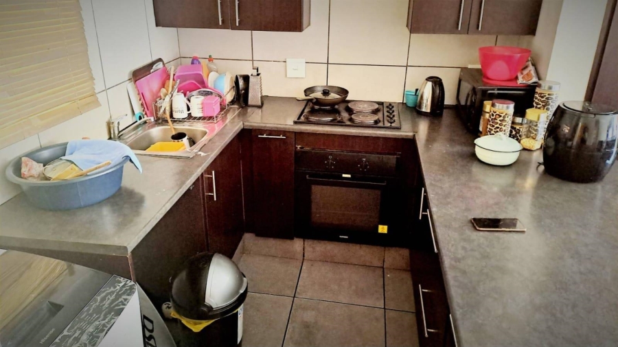 3 Bedroom Property for Sale in Die Hoewes Gauteng