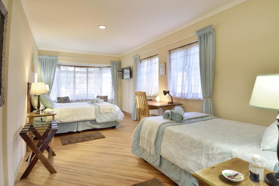 15 Bedroom Property for Sale in Glen Austin Gauteng