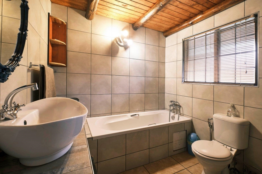 15 Bedroom Property for Sale in Glen Austin Gauteng