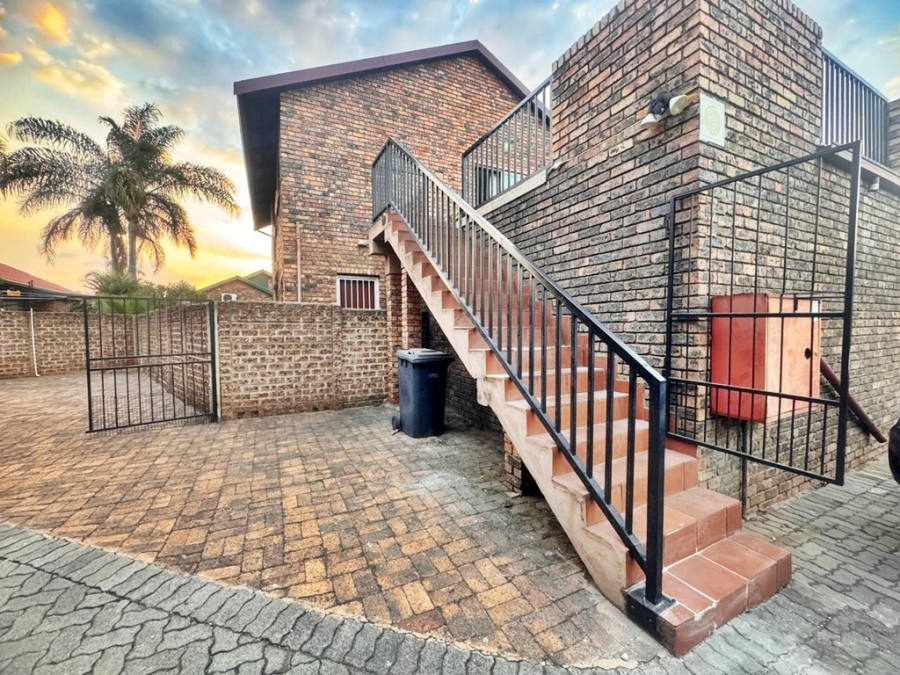 2 Bedroom Property for Sale in Highveld Gauteng