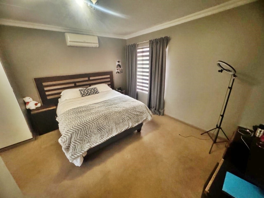 2 Bedroom Property for Sale in Highveld Gauteng