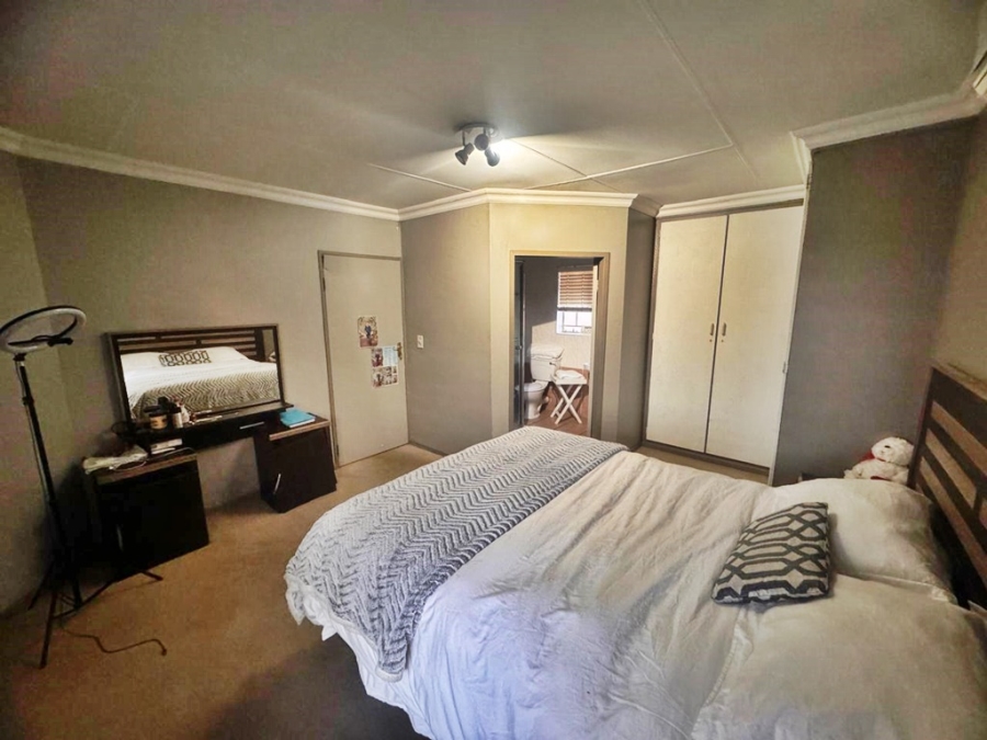 2 Bedroom Property for Sale in Highveld Gauteng